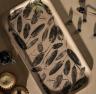Muurla_Teemu_Järvi_Tablett_Teich_43x22cm_lifestyle