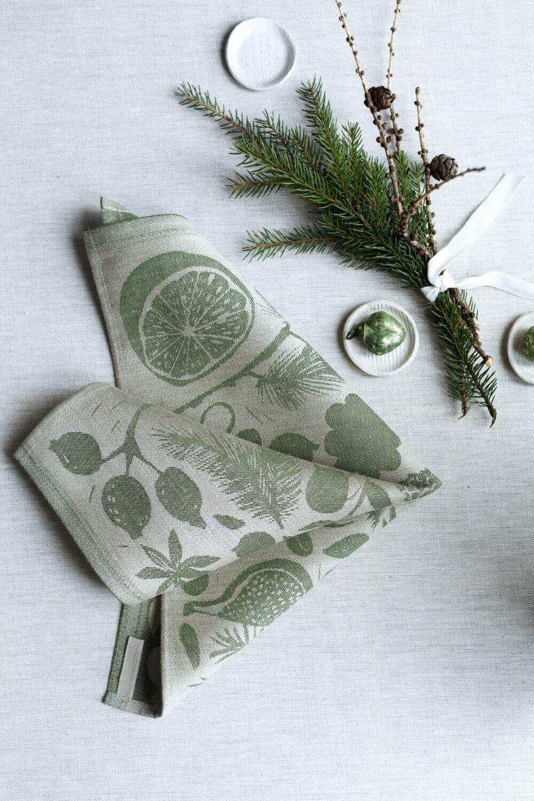 lapuankankurit_geschirrtuch_und_serviette_talven_tuoksut_grün-leinen