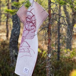 Lapuan kankurit Geschirrtuch Muurain weiss-bordeau Ambiente