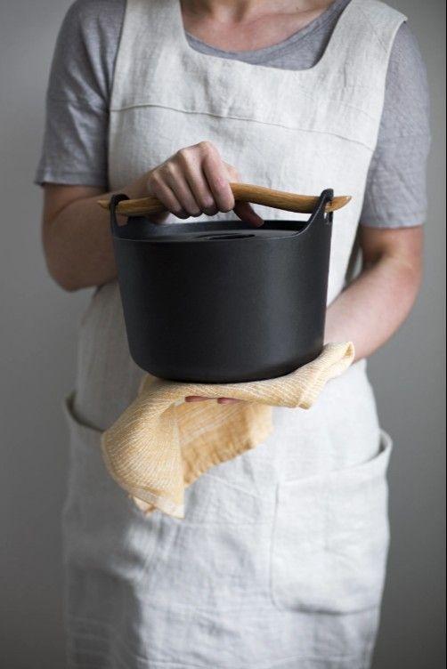 Lapuankankurit_Kaste_Schürze_leinen_lifestyle_2