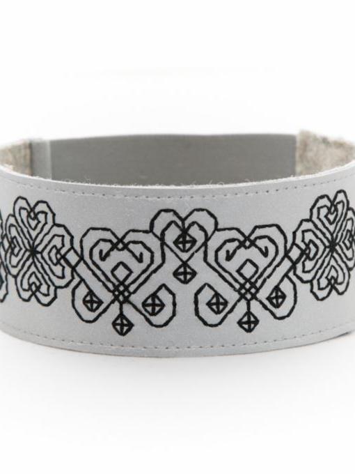 Reflektor-Armband-Sydänkäpynen-von-Kirjosilta